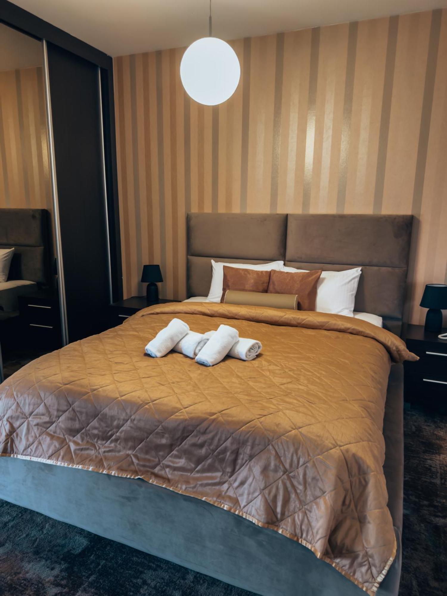 Guest House Panorama Aqualux With Free Parking Novi Sad Exterior photo